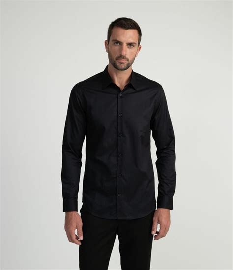 Camisa Social Slim en Tricolina Manga Larga .